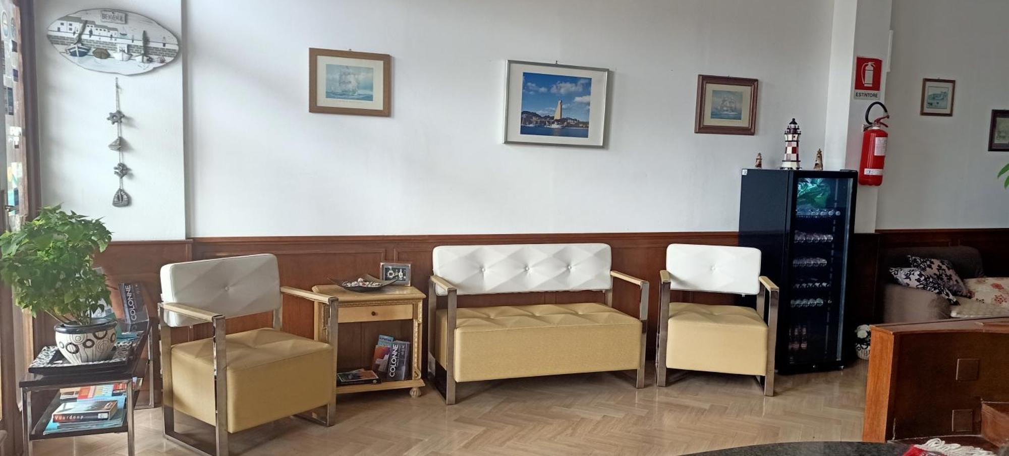 Hotel L'Approdo ブリンディジ エクステリア 写真