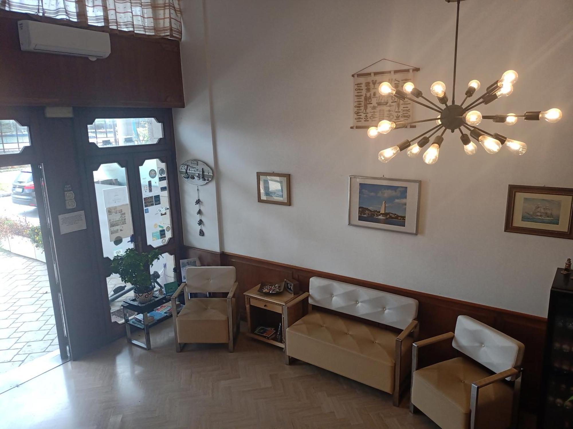 Hotel L'Approdo ブリンディジ エクステリア 写真
